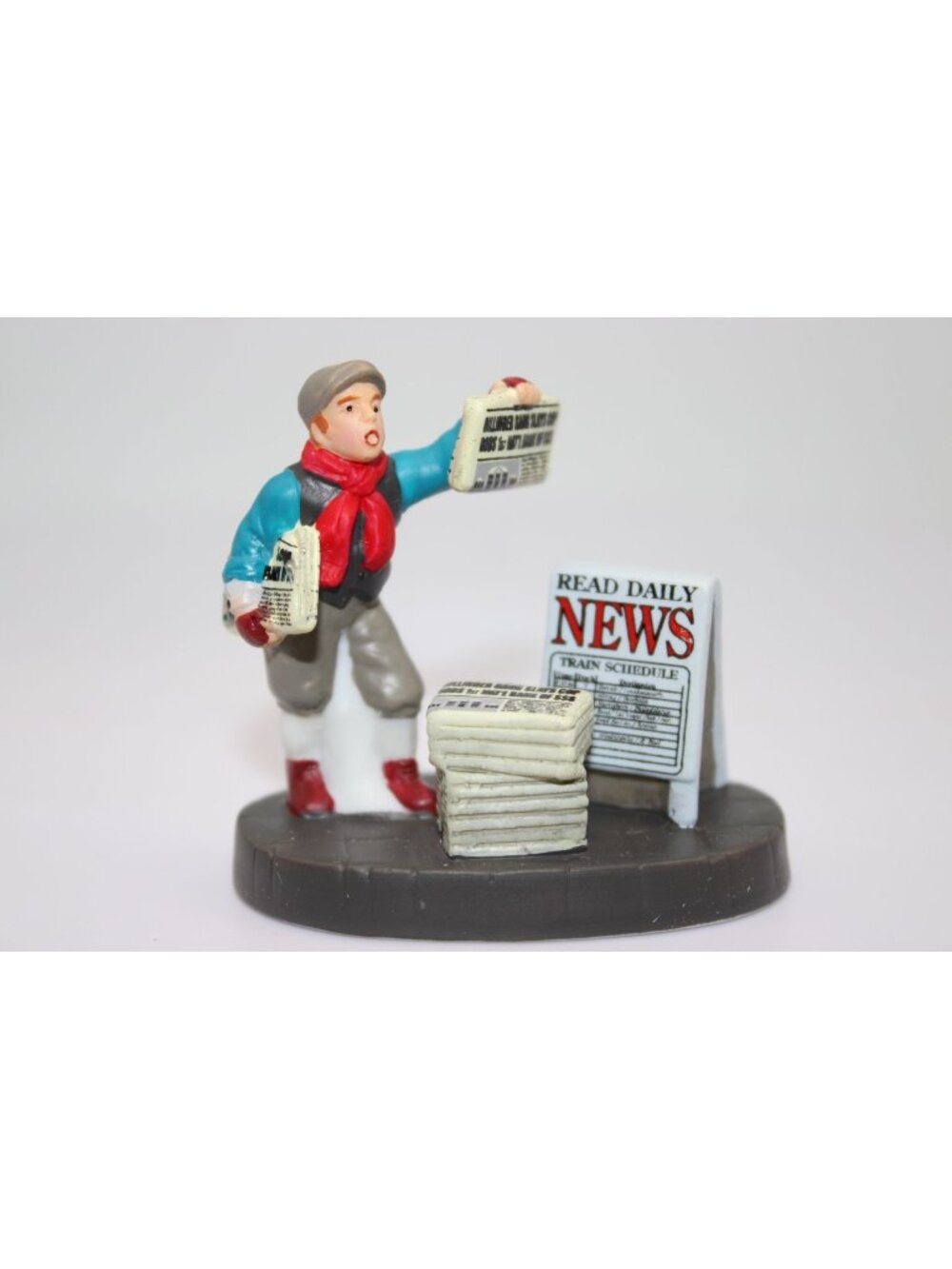 Dept 56 Christmas in the City - Read All About it